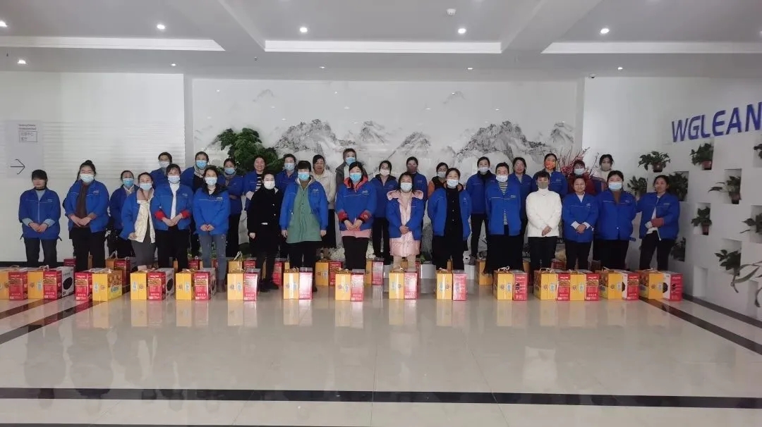 心系員工 情暖新春|萬谷力安電氣為員工放新春禮品！
